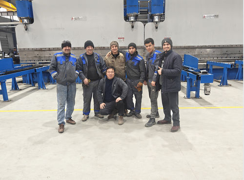 trường hợp công ty mới nhất về 2-WE67K-600-6500 phanh máy bấm tandem CNC đã được lắp đặt ở Ai Cập (Al-Babtain P&T Co & AI-Babtain LeBLANC)