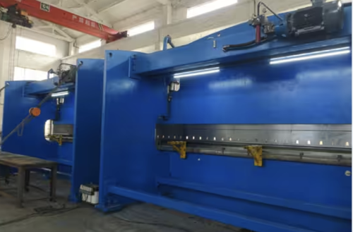 trường hợp công ty mới nhất về Russian Client Expands Steel Bending Capacity with 3200KN CNC Tandem Press Brake, 8000mm Width