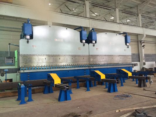 Máy phanh bấm đồng thời CNC điều khiển số với tốc độ uốn cong 5mm / s và tuổi thọ dài