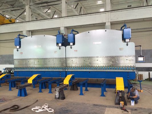 Máy ép thủy lực CNC Tandem với Lực làm việc 2X1200 tấn và Chiều dài bàn 2X6250mm cho tuổi thọ cao