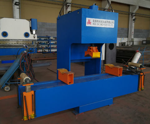 Máy thẳng cho nhà máy sản xuất ánh sáng cột cao với công suất tối đa 100 cột mỗi giờ