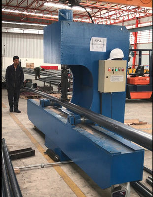 Máy thẳng cho nhà máy sản xuất ánh sáng cột cao với công suất tối đa 100 cột mỗi giờ