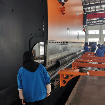 400 tấn CNC Hydraulic Press Brake với 8000 mm Working Length và DELEM DA53T Control