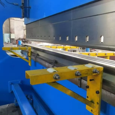 Máy uốn liên kết đôi CNC cho cột đèn đường hình bát giác thon 14m