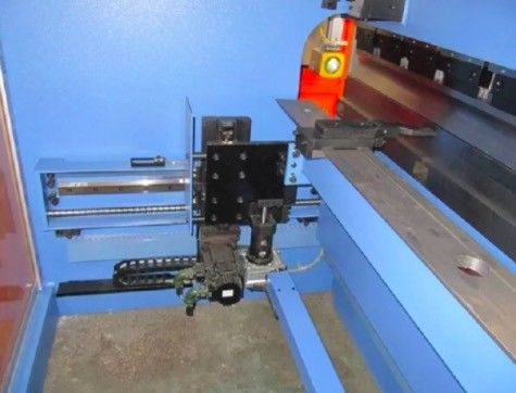 Good price Lực áp cao CNC phanh máy ép thủy lực 7.5KW Điện động cơ 400L Capacity Tank Oil trực tuyến