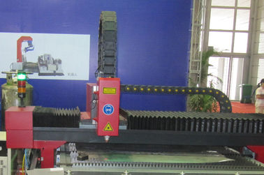 Tốc độ cao kim loại tấm CNC sợi Laser máy cắt / thiết bị