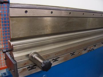 Tùy chỉnh máy tấm uốn báo chí phanh Tooling cho tủ bảng điều khiển