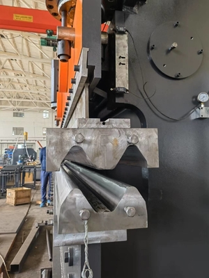 Giá tốt Professional 5mm/s Bending Speed Press Brake Bending Machine for Precise Bending 3260*1500*2250 trực tuyến